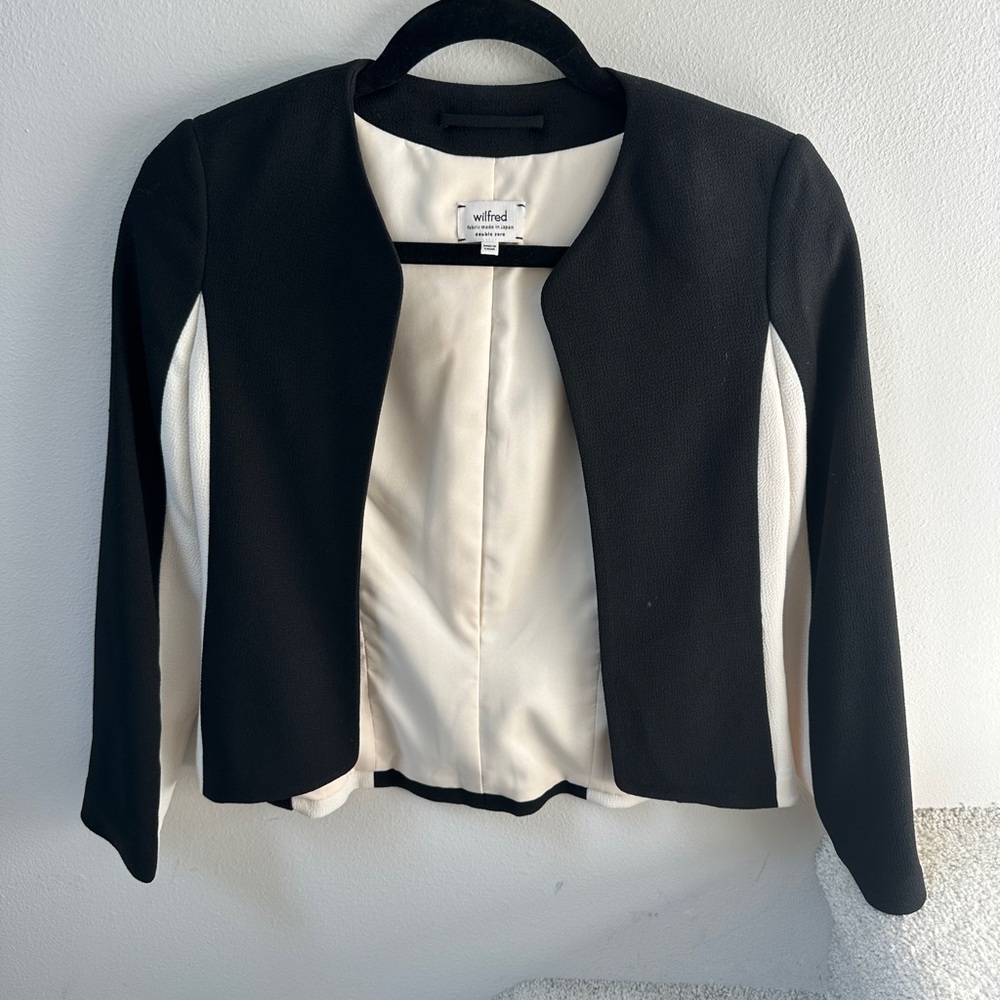 Aritzia Wilfred Black and Cream Open-Front Cropped Blazer Size 00